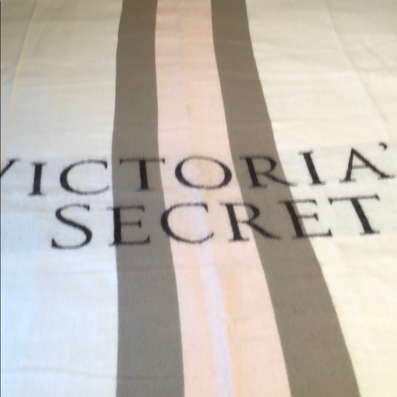 Victoria’s Secret signature fringed throw 54”x60” - Picture 2 of 6